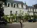 Hotel Diderot's courtyard (what's she gonna do with that footrest?)