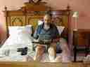 Russ puts the 'footrest' to good use -- writing this travellog! copyright 2002 by B. Hom-Schnapp and R. Schnapp